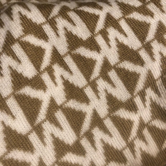 Michael Kors scarf - Picture 2 of 3